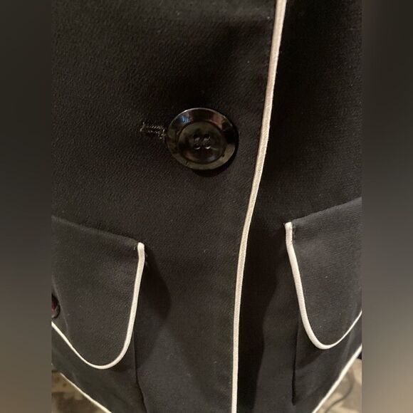 Black and White Structured Blazer - Picture 9 of 13